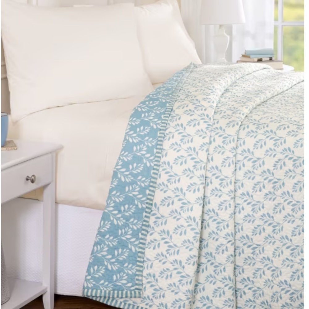 NEW The Vermont Country Store FULL size Quilted Reversible Bedspread - Picture 3 of 7